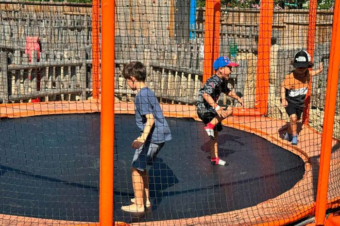 Camping Kevano Plage 4 étoiles Pianottoli Caldarello Trampoline