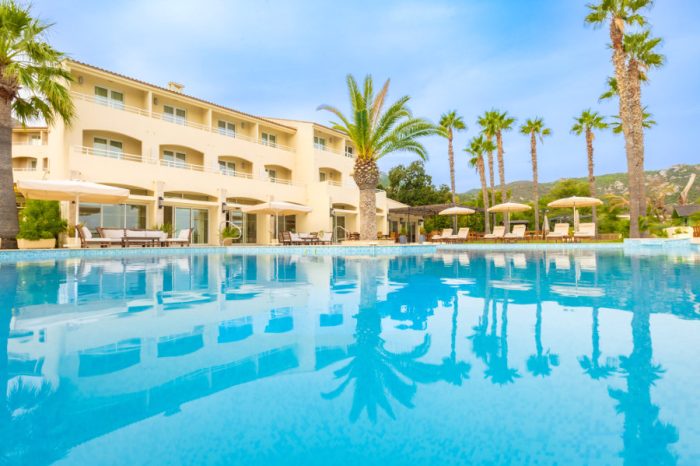 hotel-corsica-5-spa-serena-calvi-persperctive-piscine