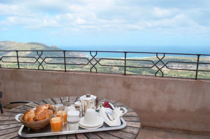 Hôtel d’hôtes Palazzu Pigna hôtel de charme terrasse Tata Lucie