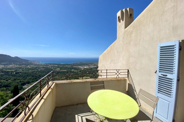 Hôtel d’hôtes Palazzu Pigna hôtel de charme terrasse Tonton l'abbé