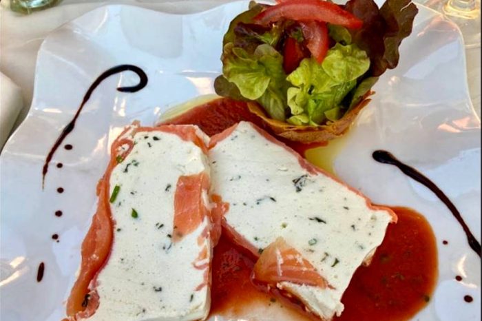 Restaurant Le Piano Chez Toinou Porticcio une entrée